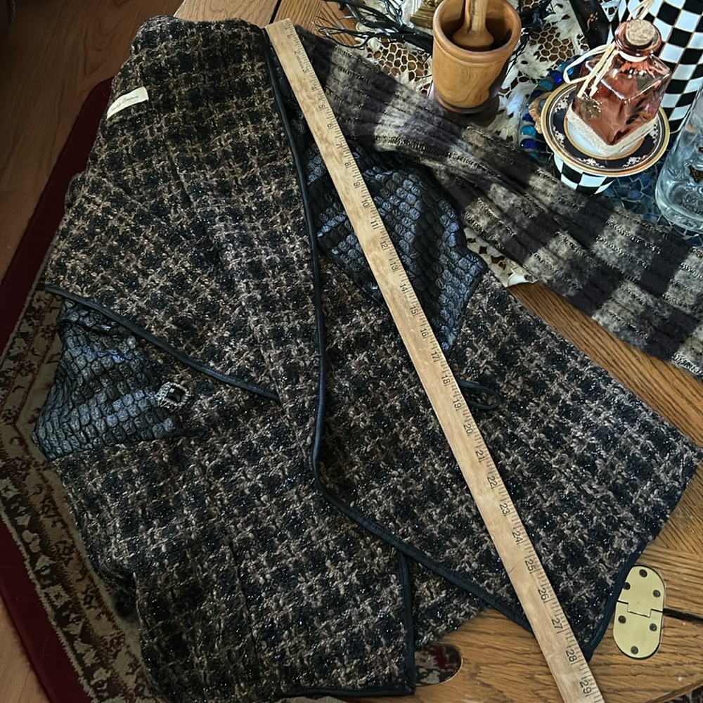 Brown and Black Blazer w Faux Leather Trim - Picture 12 of 15
